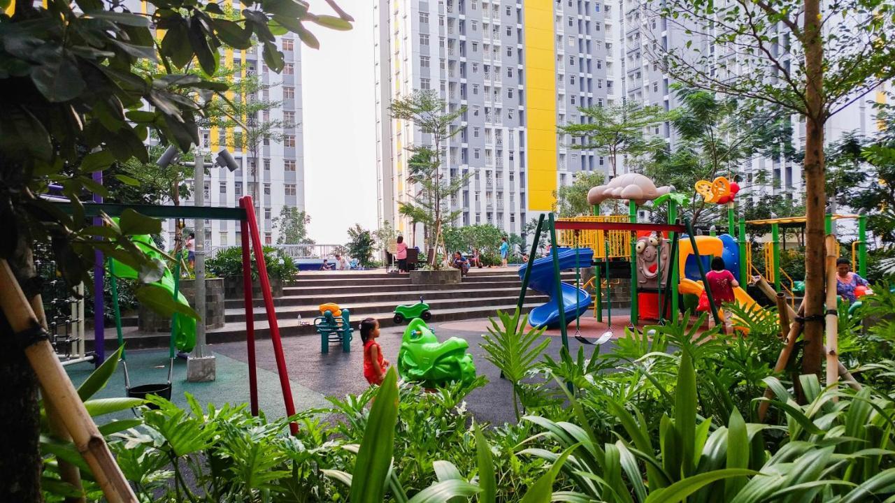 Simply Minimalist 2Br The Springlake Summarecon Apartment By Travelio เบกาซิ ภายนอก รูปภาพ